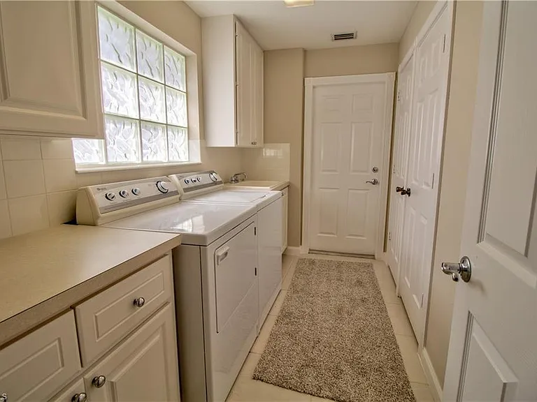 7840 Ionio Ct — Photo 16