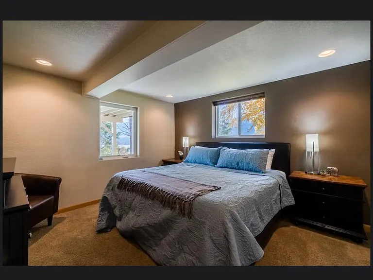 595 Green Ave — Photo 22