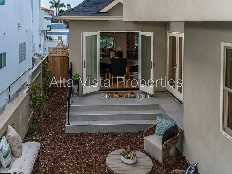 5606 Dolphin Pl — Photo 20