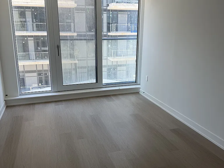 448 Burnhamthorpe Rd W #425 — Photo 3