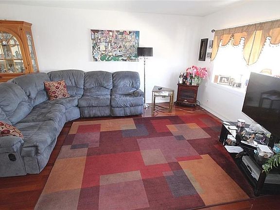2nd image of 7014 Avenue V