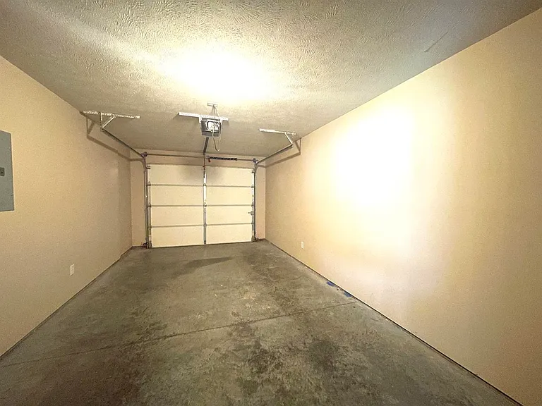 1004 N Radcliffe St #B — Photo 8