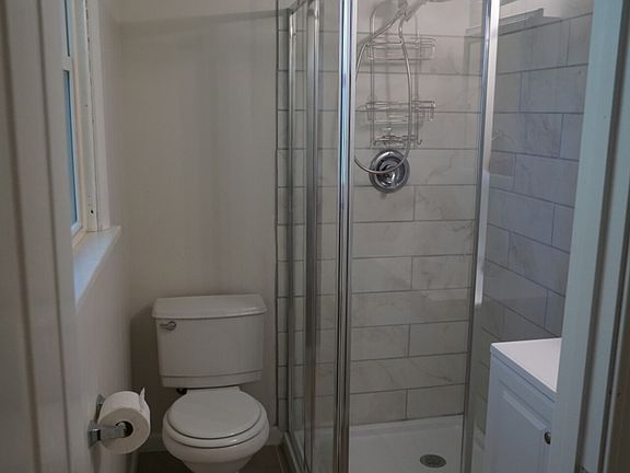 3rd image of 630 Broadmoor Dr APT C