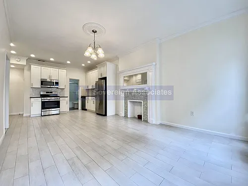320 W 106th St Photo 1
