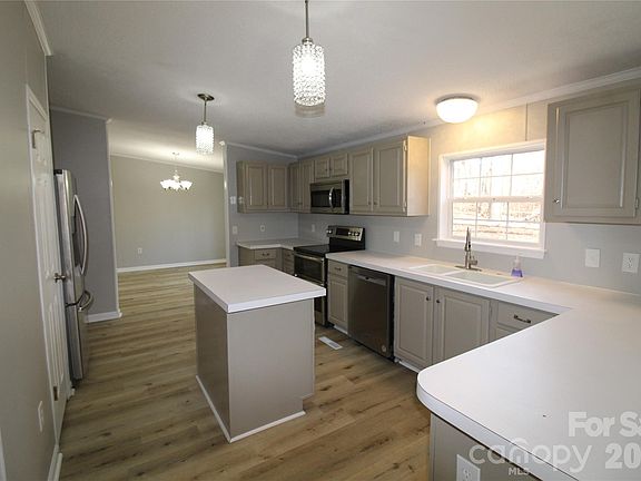 2nd image of 410 Johnstone Rd