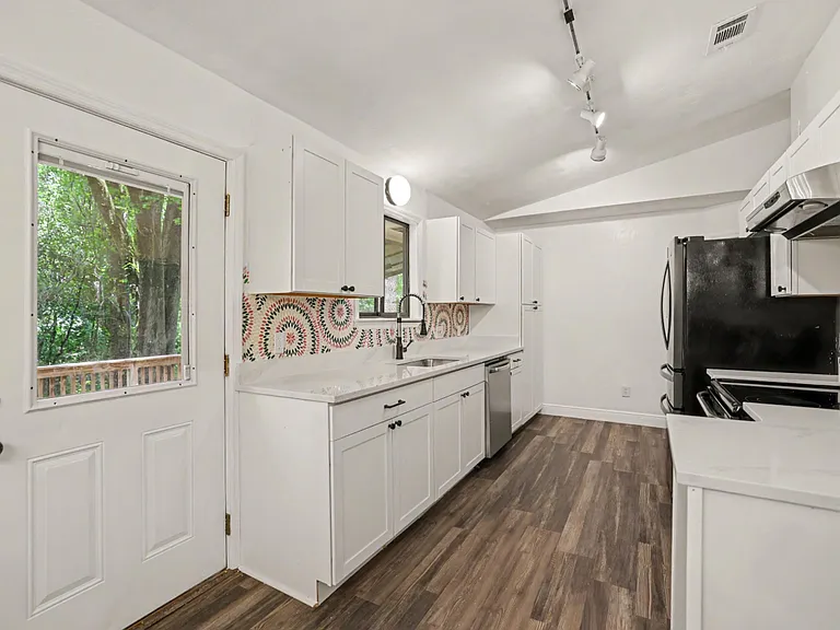 1830 Myrick Rd — Photo 14