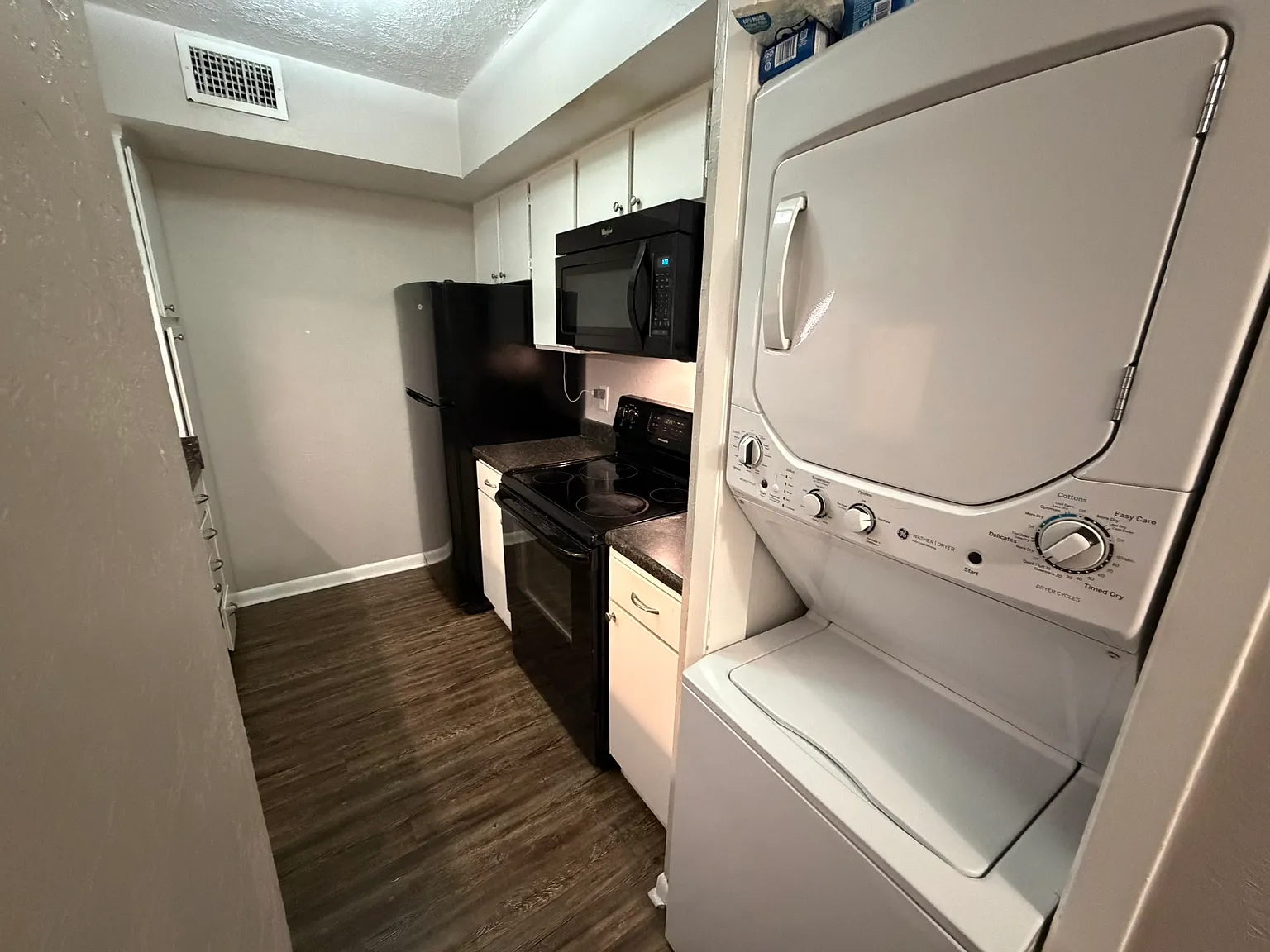 2 bed, 789 sqft, $850 — Photo 2