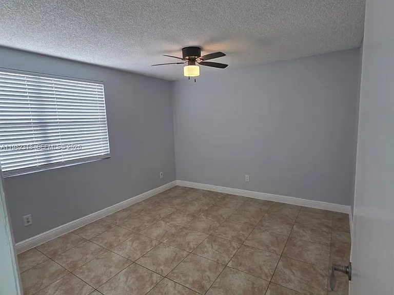 1241 SW 46th Ave #1006 — Photo 7