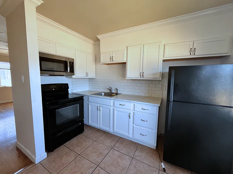 935 Sheridan St #C — Photo 5