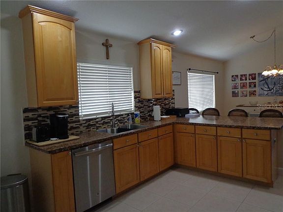 5th image of 333 Ventura Dr