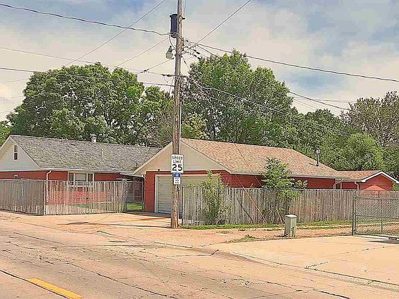 3rd image of 502 S Jefferson Ave
