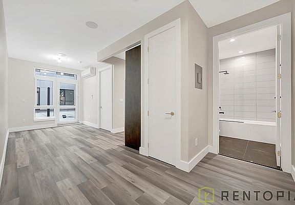 4th image of 2337 Bedford Ave #2Z