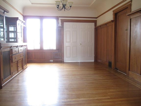 3rd image of 647 21st Ave