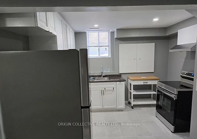 5 Hearthstone Cres — Photo 2