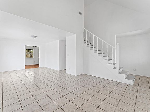 3rd image of 1214 Oak St