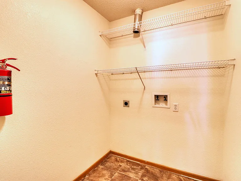 Foxboro Court — Photo 18