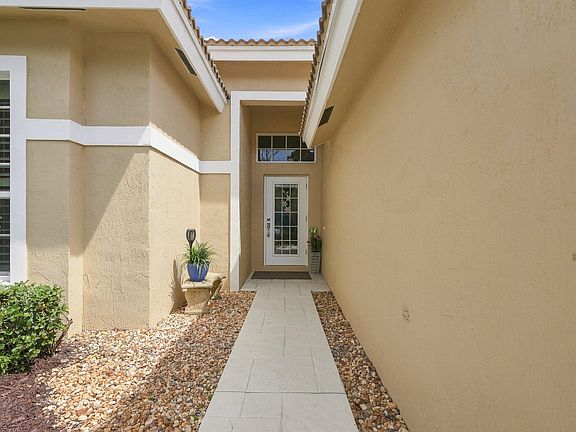 4th image of 4870 SE Devenwood Way