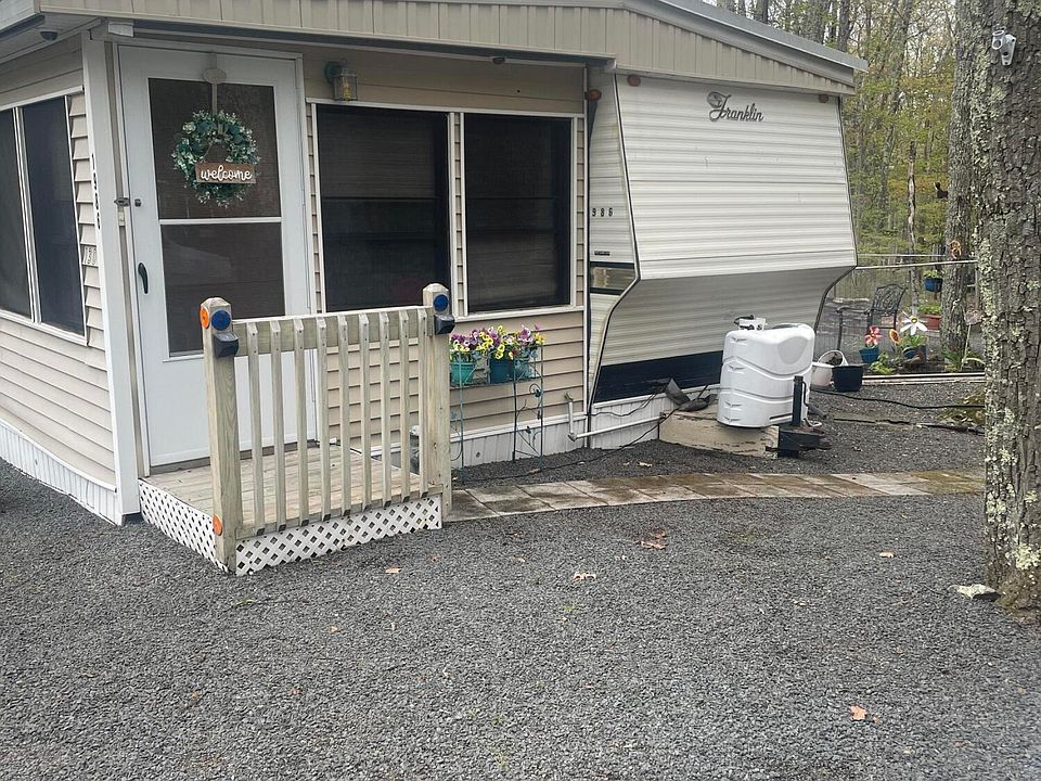1st image of 130 Fox Ln
