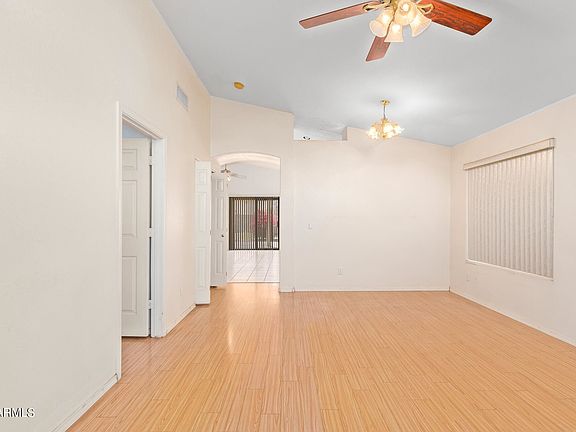 5th image of 1203 W Brooks Ct