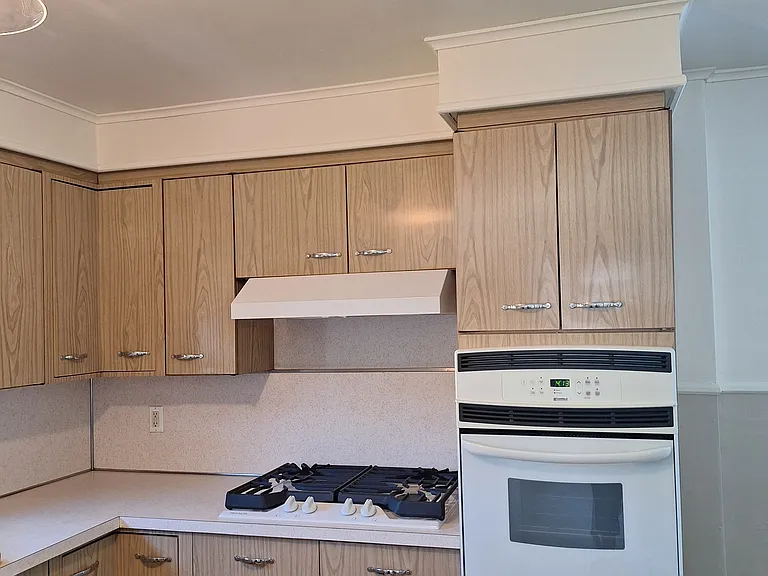829 Elm Ave #2 — Photo 13