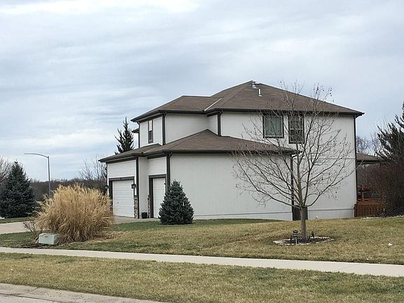 3rd image of 895 Clearview Dr