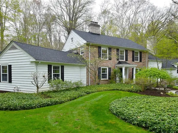 650 Racebrook Rd, Gates Mills, OH 44040