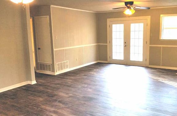 5th image of 702 Hollybrook Dr