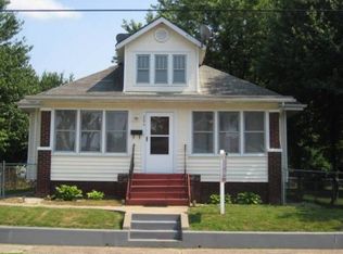 206 S 18th St, Belleville, IL 62226