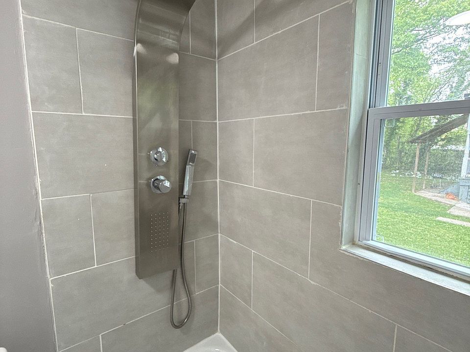 1st image of 3914 W Cold Spring Ln APT 3