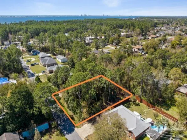 Eula St, Gulf Breeze, FL 32563