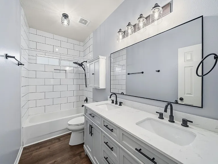 2875 Wimbledon Ln — Photo 6