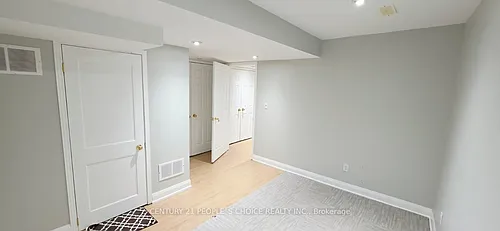 6682 Bansbridge Cres Photo 1