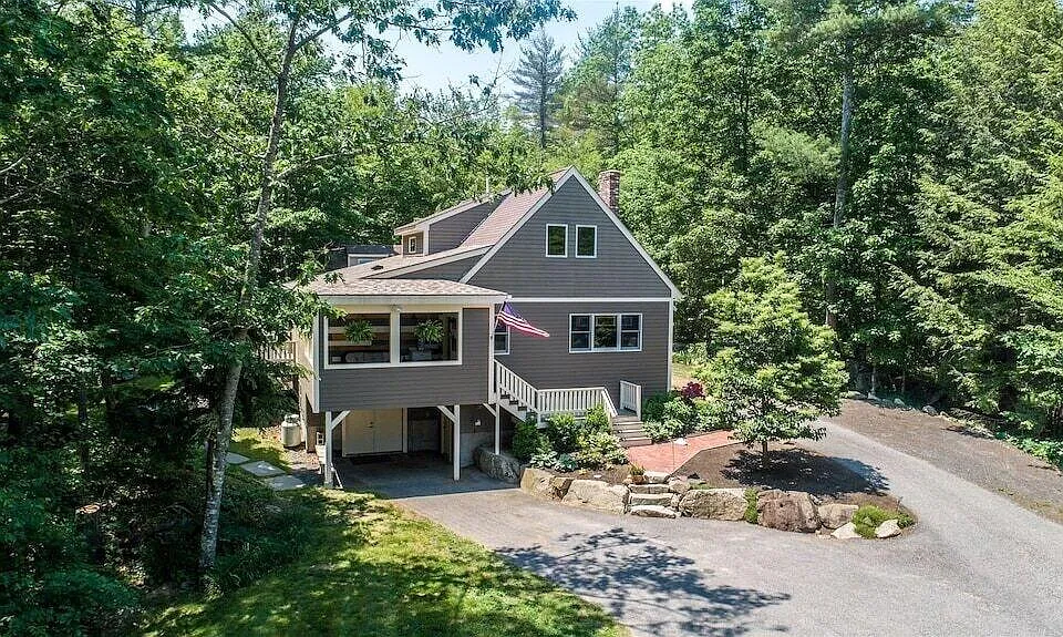 18 Winter Hills Ln