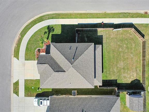 4th image of 44122 Covington Ridge Dr