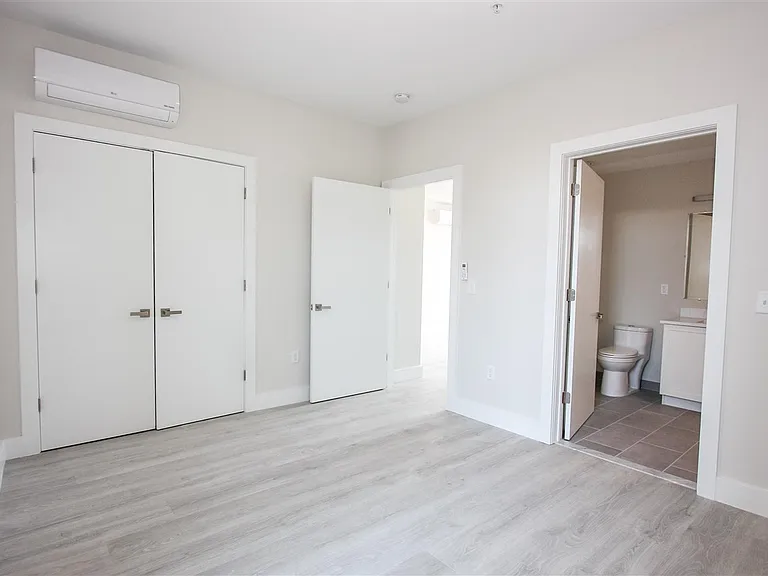 141 Newark Ave #5 — Photo 8
