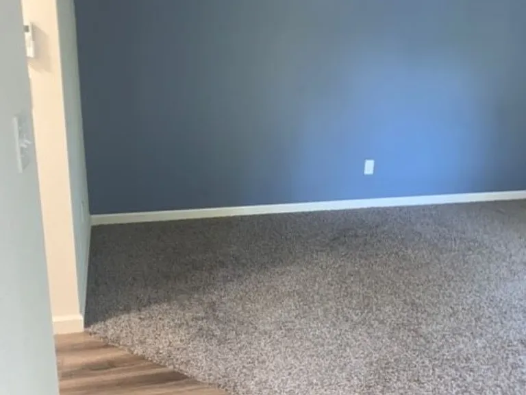 Campus Park Apartments - SAMI Apartments — Photo 8