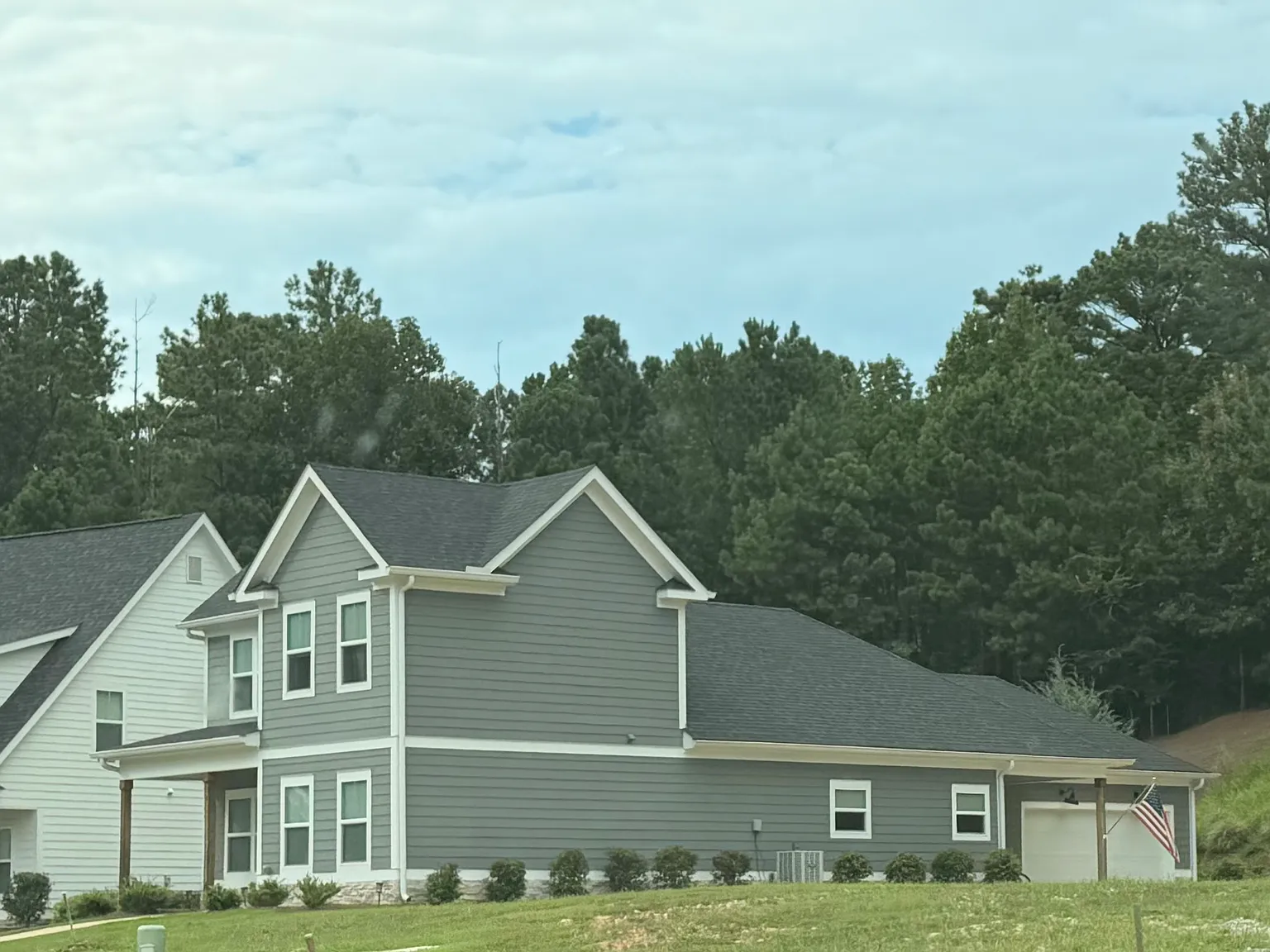 4 bed, 2098 sqft, $2,900 — Photo 3