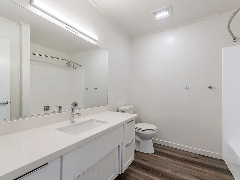 200 Hollis Ave — Photo 15