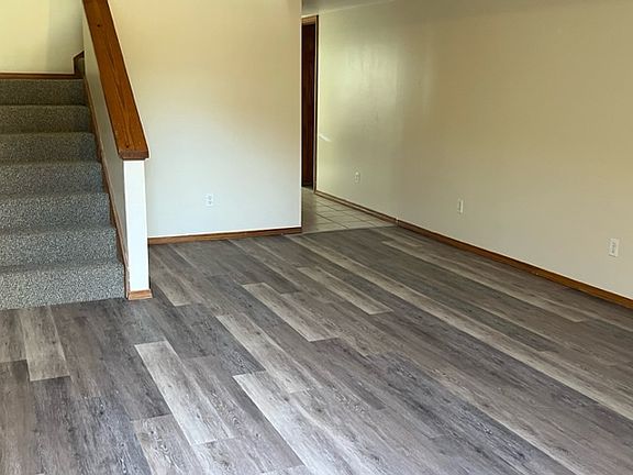 2nd image of 110 N Gordon Ln