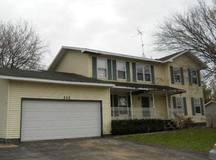 212 Picadilly Dr SE, Poplar Grove, IL 61065