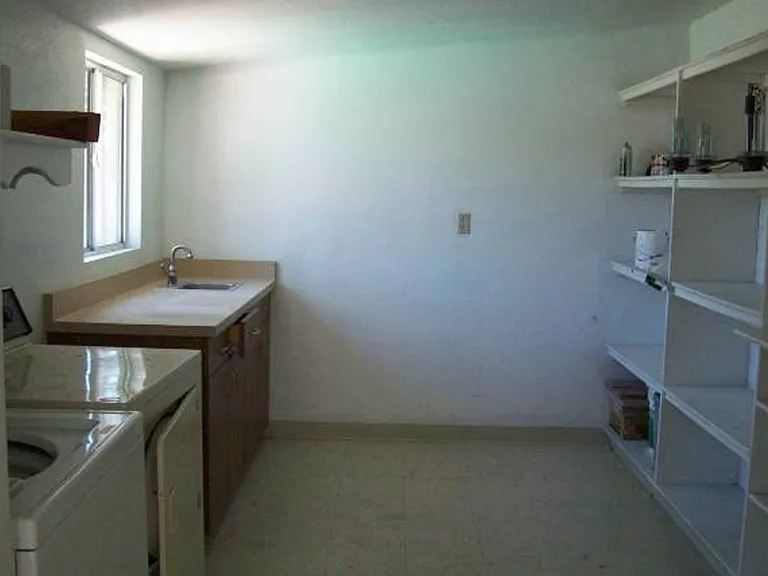 1146 E Campus Dr — Photo 14
