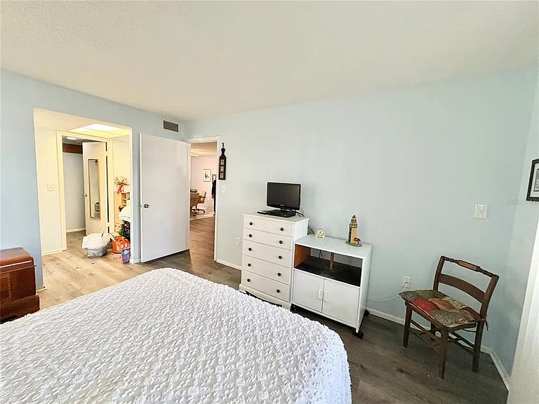 3064 Lake Bayshore Dr #115 — Photo 51
