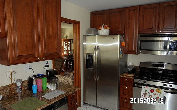 3rd image of 2854 N Narragansett Ave