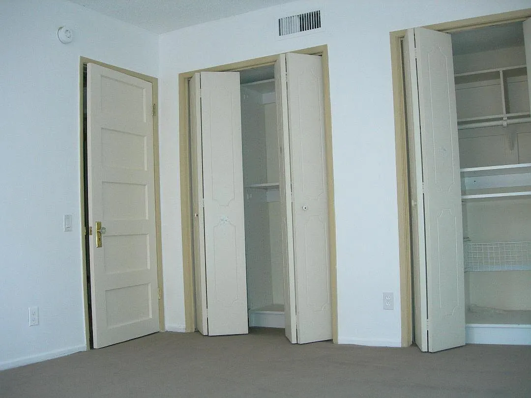 2 bed, 2.5 bath, 1600 sqft, $4,200 — Photo 4