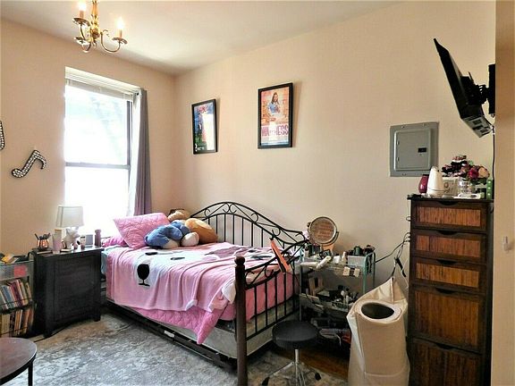 3rd image of 526 E 85th St APT 4A