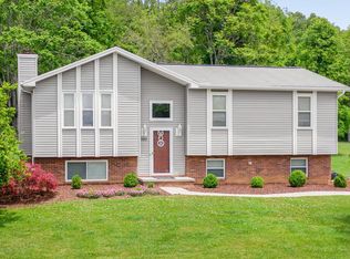 989 Pinewood Cir, Morristown, TN 37814