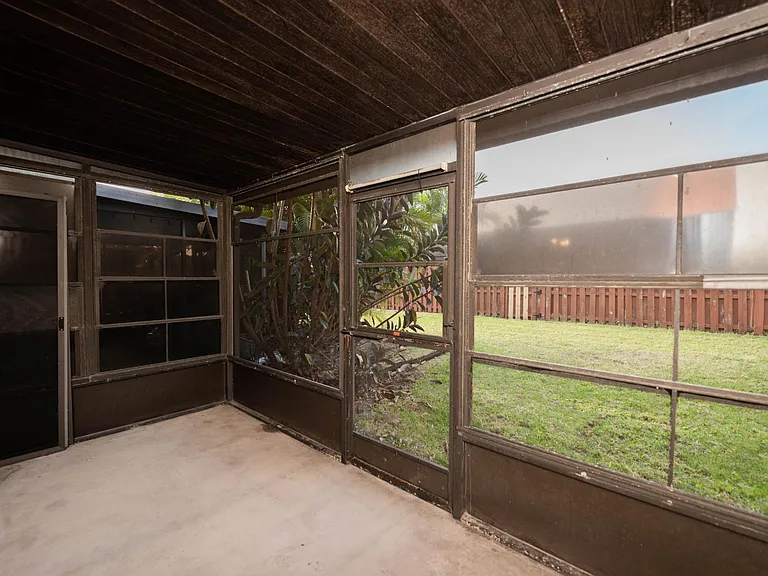47 Bogart Pl — Photo 23