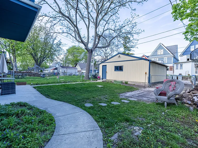 2028 N Cambridge Ave — Photo 19