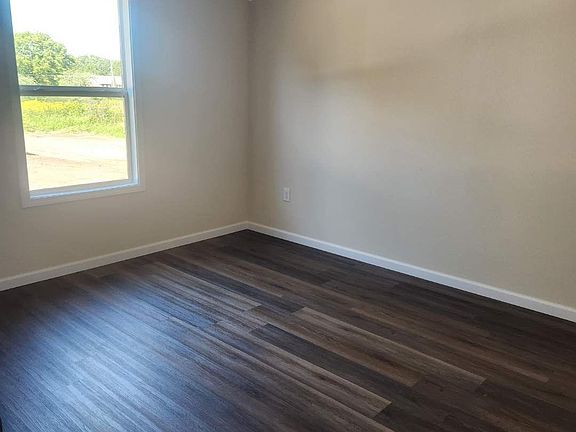 4th image of 100 Aurora St #A