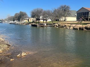 1519 Hummingbird Ln, Graford, TX 76449